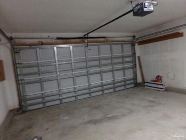 Building Photo - 22 Arapaho Dr
