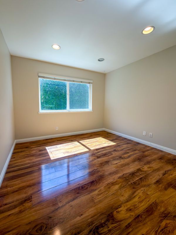 Building Photo - 5445 Sunvalley Ct