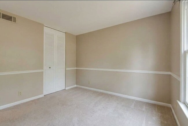 Building Photo - 3000 Hillsboro Pike