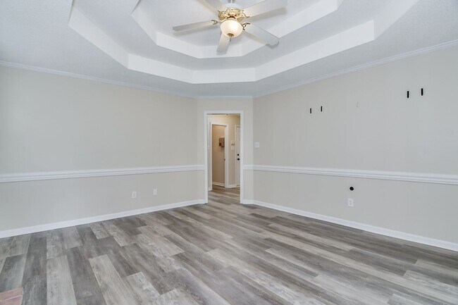 Building Photo - 2545 Carriage Creek