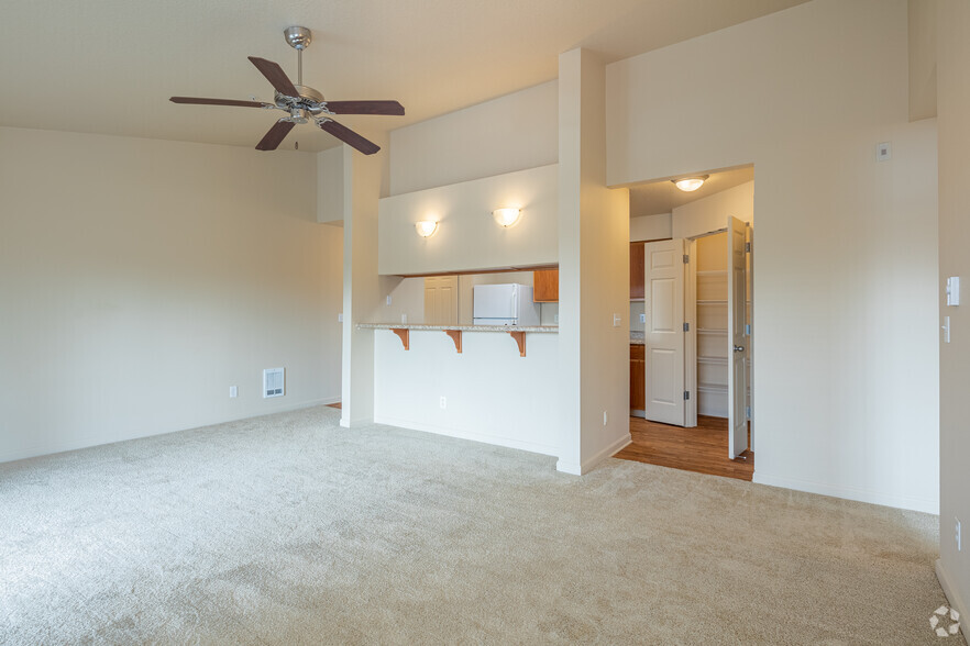 1BR 1BA - 740SF - Hawks Ridge Apartments