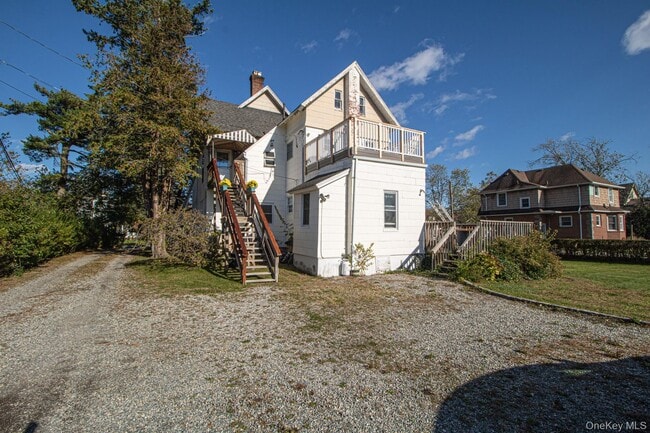 Building Photo - 36 Maple Ave