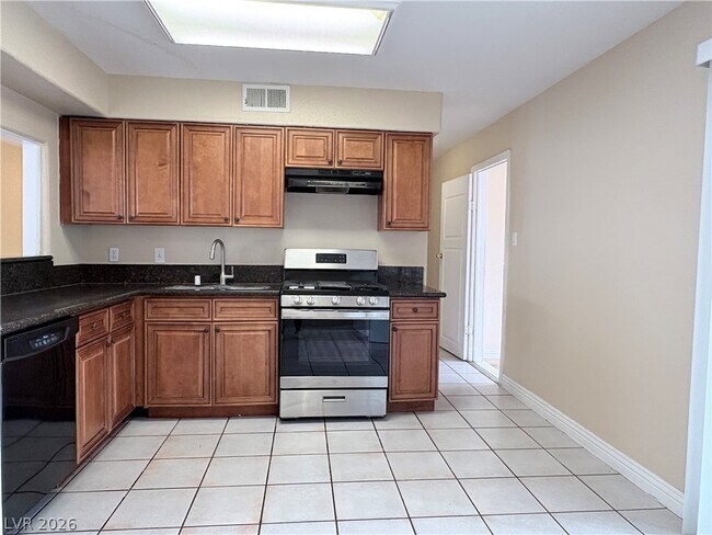 Building Photo - 6329 Brittany Way