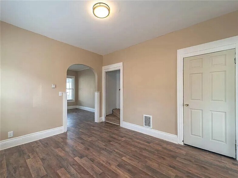 Building Photo - 1339 Clifford Ave