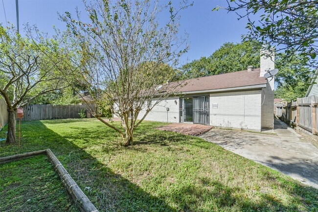 Building Photo - 22203 Fincastle Dr