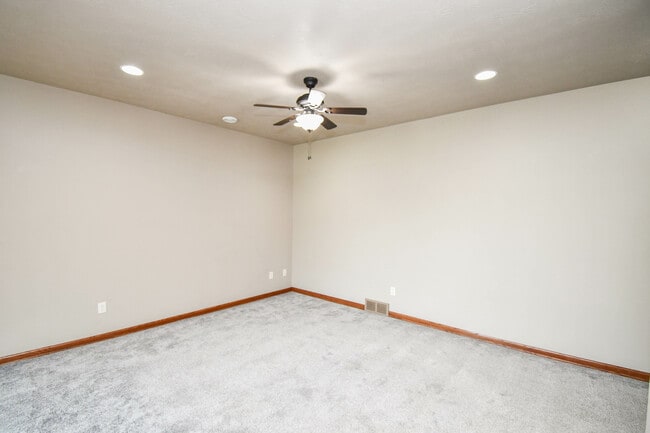 Building Photo - 8413 W 53rd St