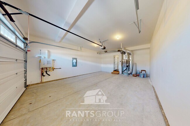 Building Photo - Beautiful Home in Newer Subdivision! Easy freeway access!