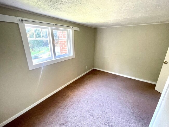 Building Photo - Nestled Away In Gig Harbor: A 3 Bedroom wi...