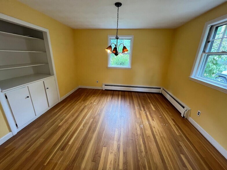 Building Photo - 48 River Ave