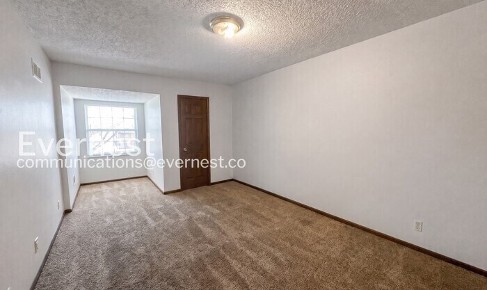 Building Photo - 2356 S Crysler Ave
