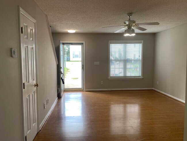Building Photo - Raleigh Residence In Hedingham Scenic Golf...