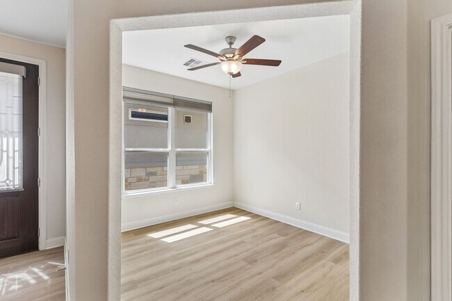 Building Photo - 154 Magnolia Cir