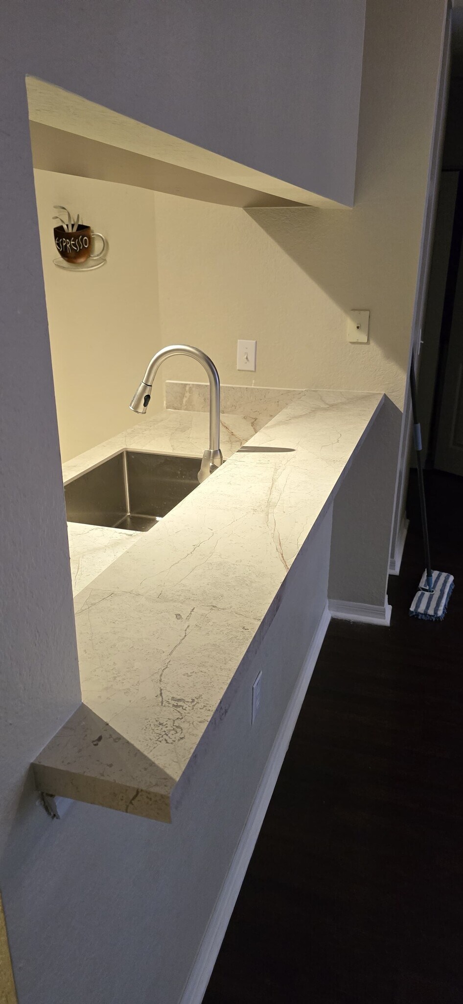 Building Photo - 1064 N Tamiami Trl