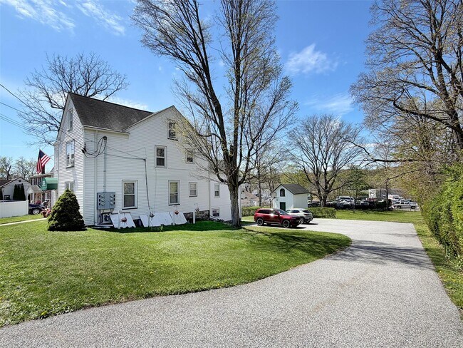 Building Photo - 111 N Main St