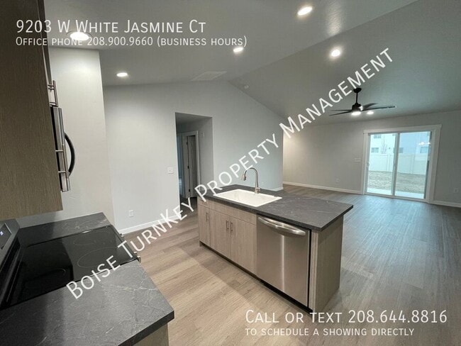 Building Photo - 9203 W White Jasmine Ct