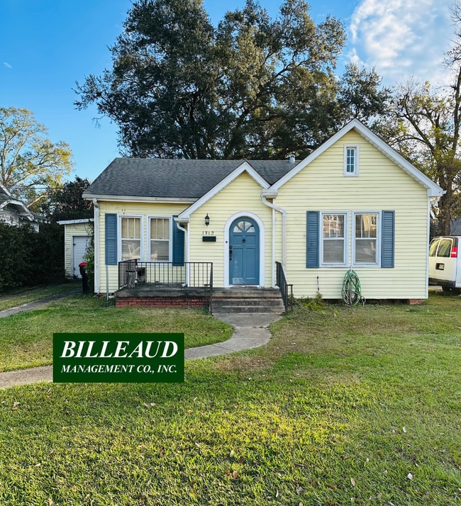 Building Photo - 1312 W University Ave