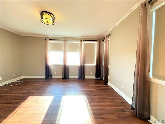 Building Photo - 5983 Paradise Cir