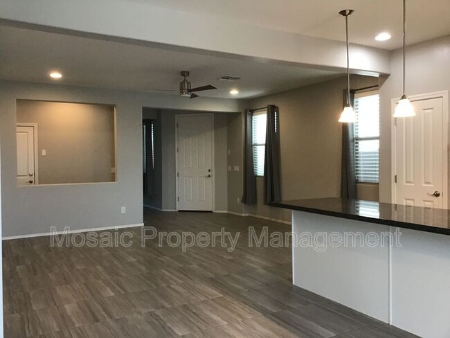 Building Photo - 41559 W Anne Ln