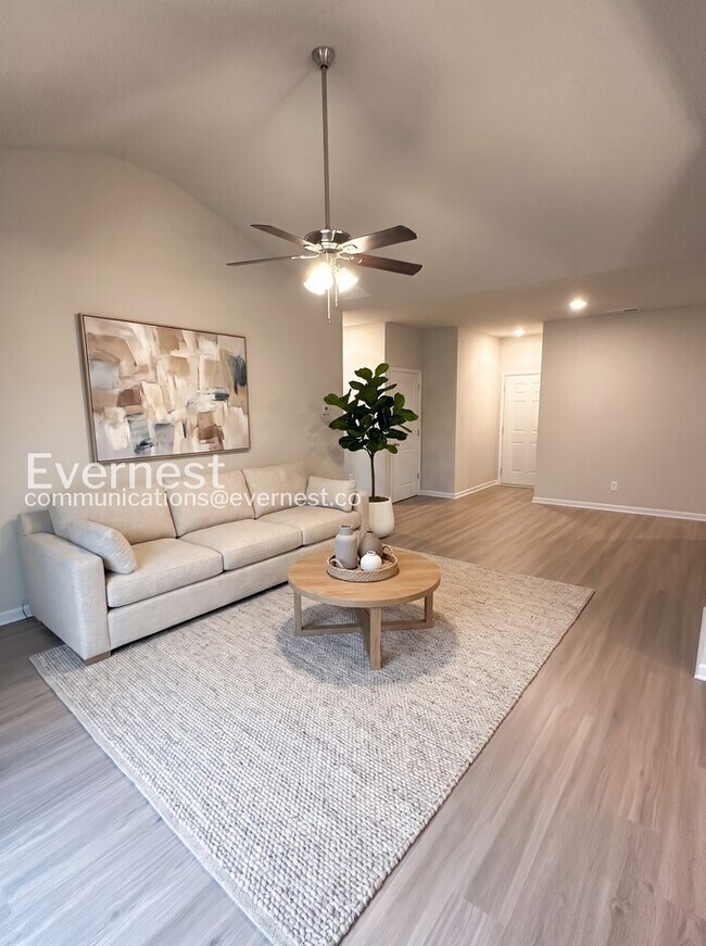 Building Photo - 4-Bed/2-Bath Home/Pet Friendly/Available Now!