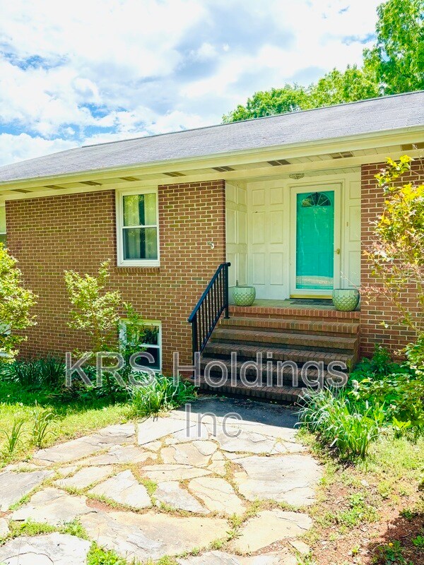 Building Photo - 81 Rural Retreat Ln