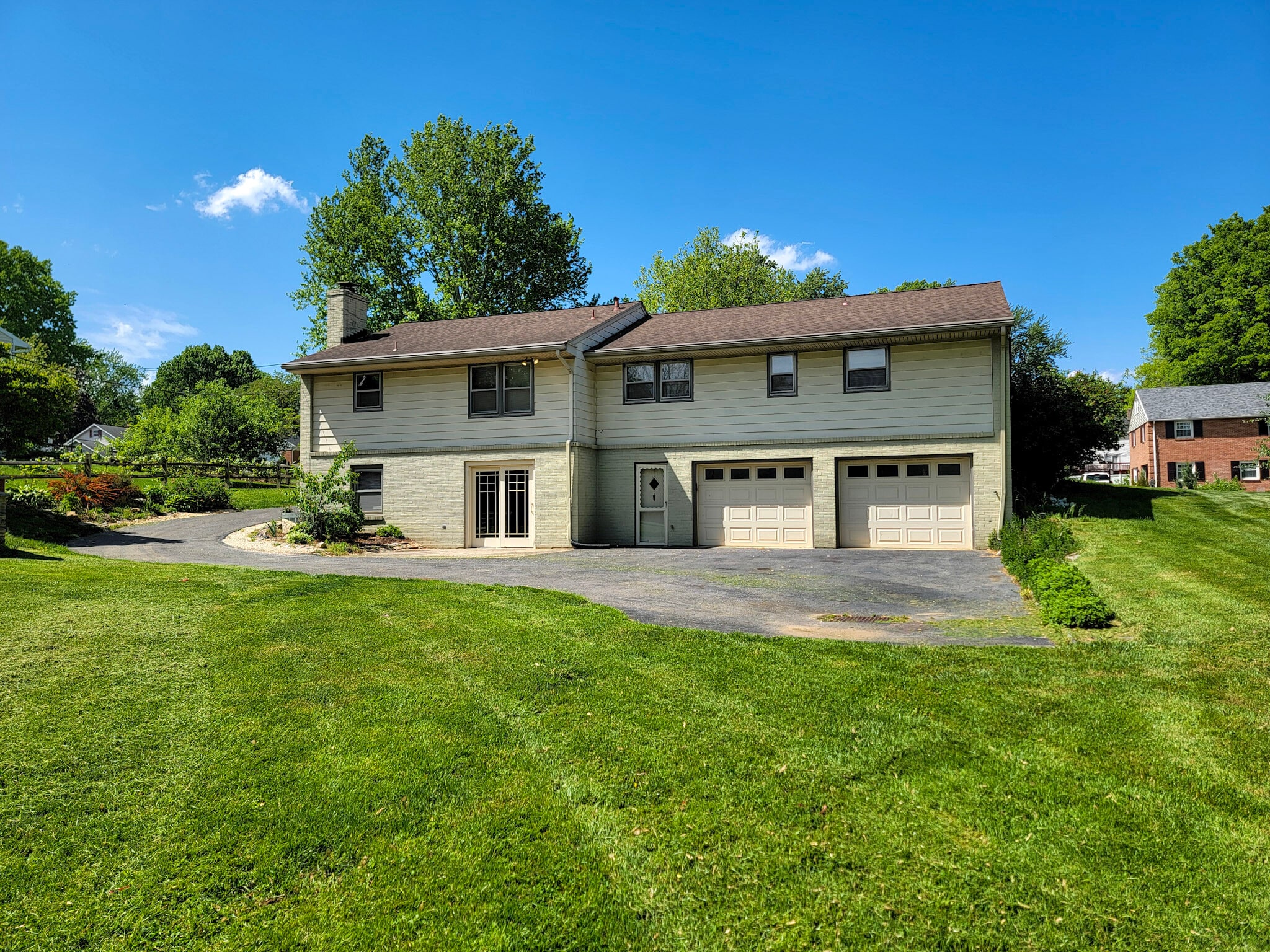 Building Photo - 1404 Carlton Dr