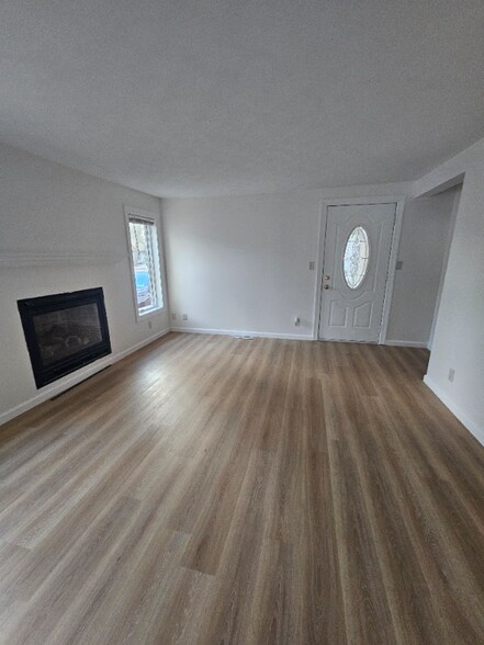 Building Photo - 1210 Mechanic St