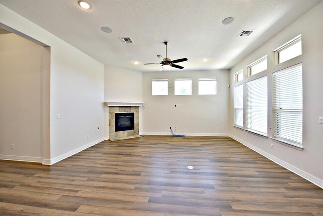 Building Photo - 2220 Airport Dr