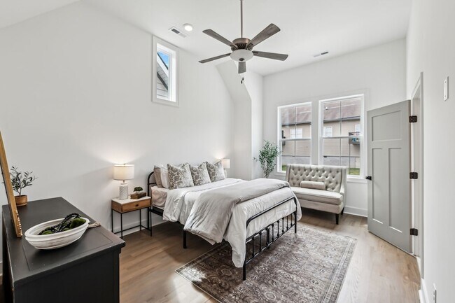 Building Photo - 2111 Chadwell Retreat Dr