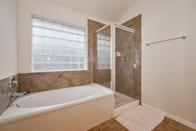 Building Photo - 1007 Casting Springs Way