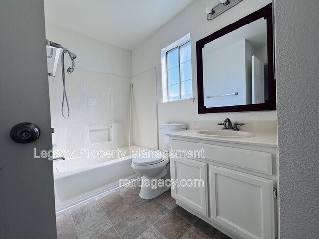 Building Photo - 232 Redstone Cir