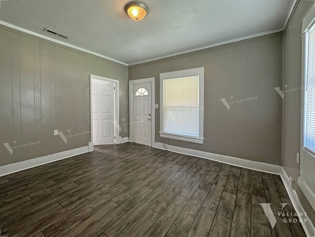 Building Photo - Cozy 2 Bedroom, 1 Bathroom Home in West Sp...