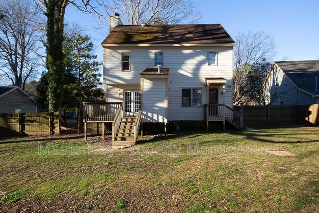 Building Photo - 1109 Balmoral Dr