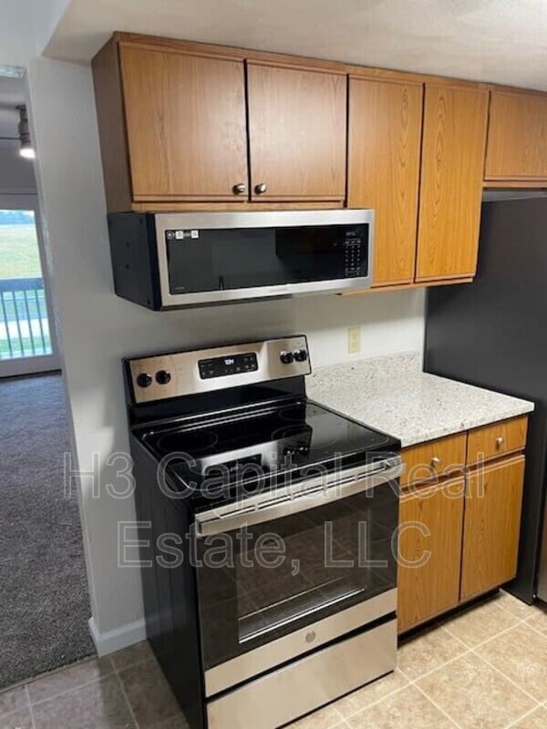 Building Photo - 130 Brookview Dr