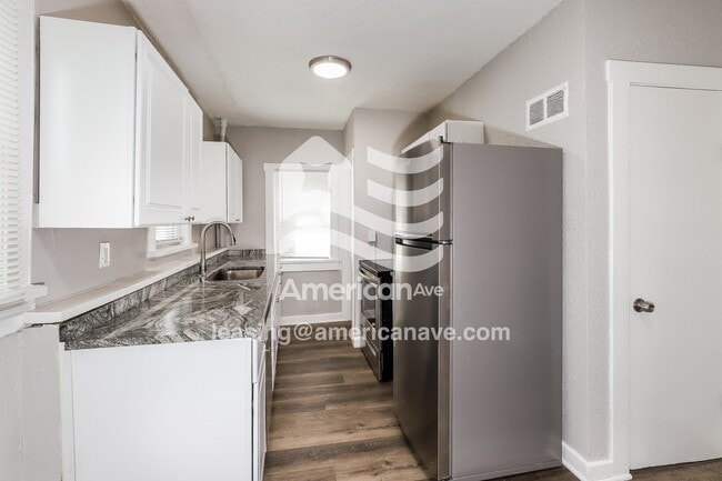 Building Photo - 3943 N 40th St