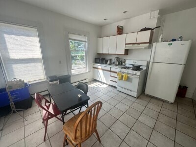 Building Photo - 86 Kirkland St