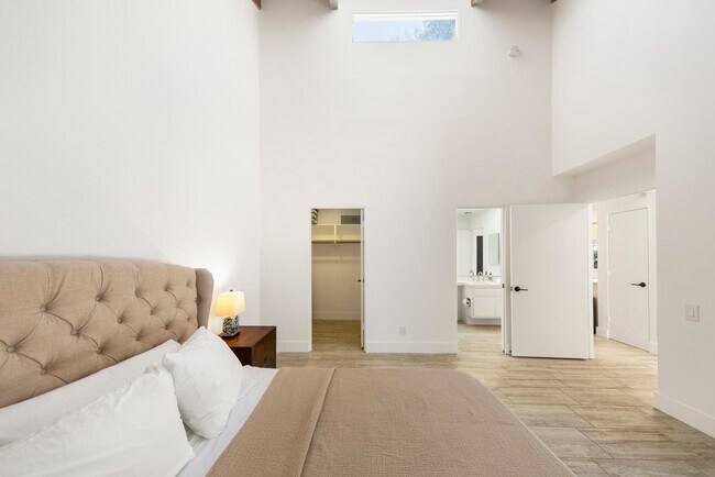 Building Photo - 306 Forest Hills Dr