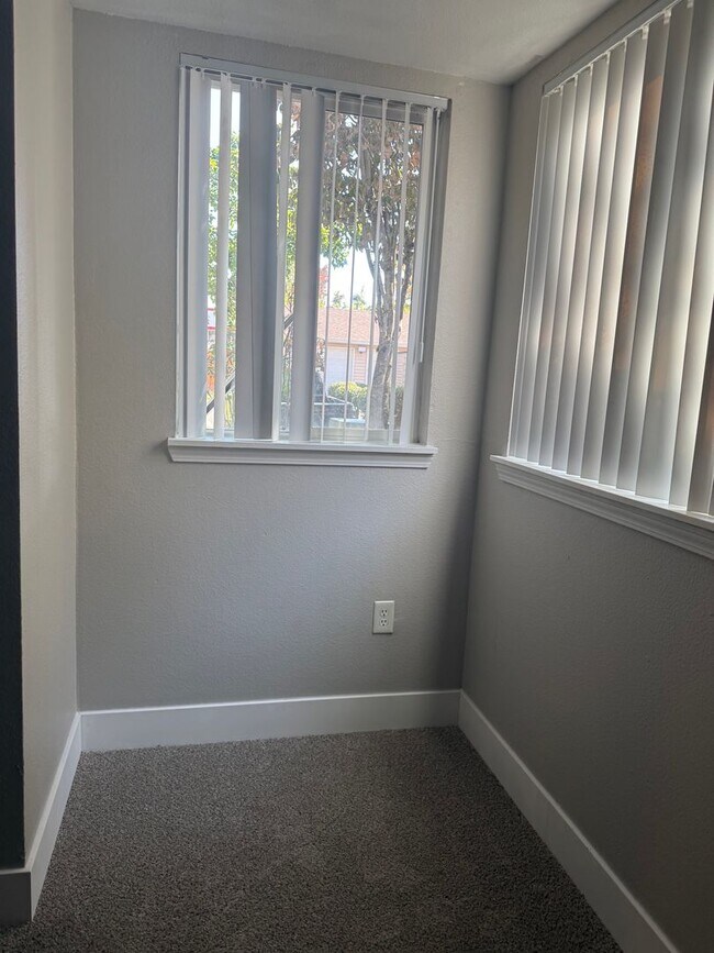 Building Photo - A New Wave of Living Here At Powell Court Apartments!