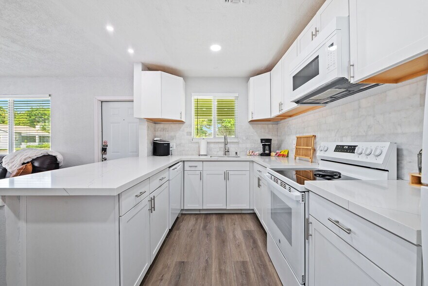 Building Photo - 1244 NW 2nd Ave