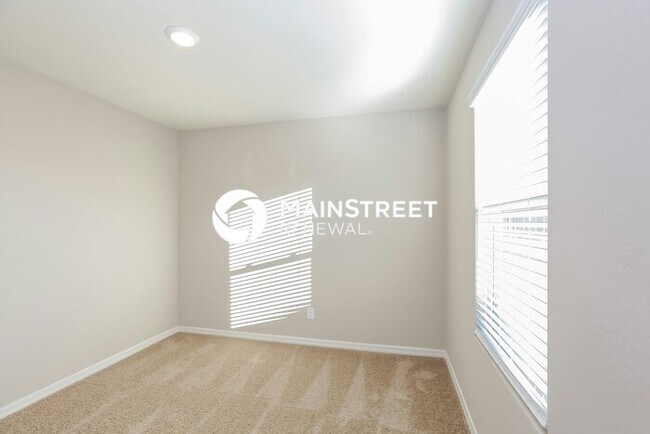 Building Photo - 4 Bedroom Pet-Friendly Home in Phoenix, AZ...