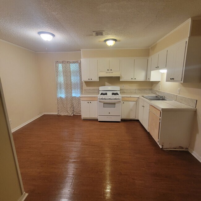 Building Photo - 3713 Gayton St
