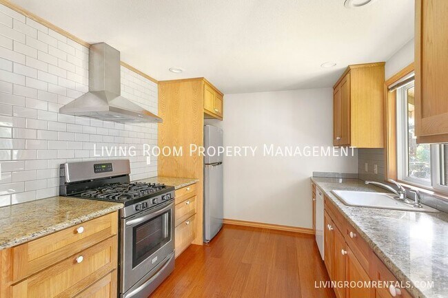 Building Photo - 9803 SW 49th Ave