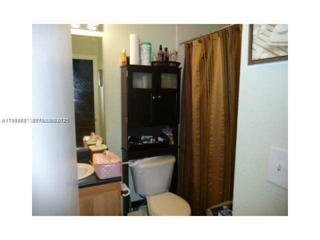 Building Photo - 2022 NE 167th St