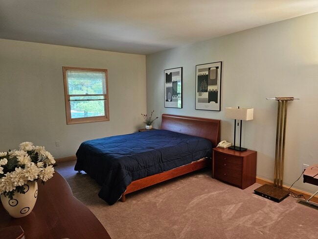 Building Photo - 5 Autumn Hill Ct