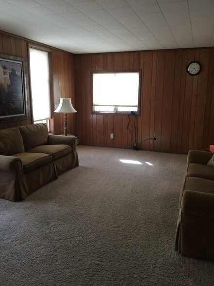 Living room - 4040 Monroe Rd