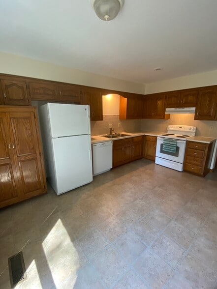 Building Photo - 11544 Bluejacket Street
