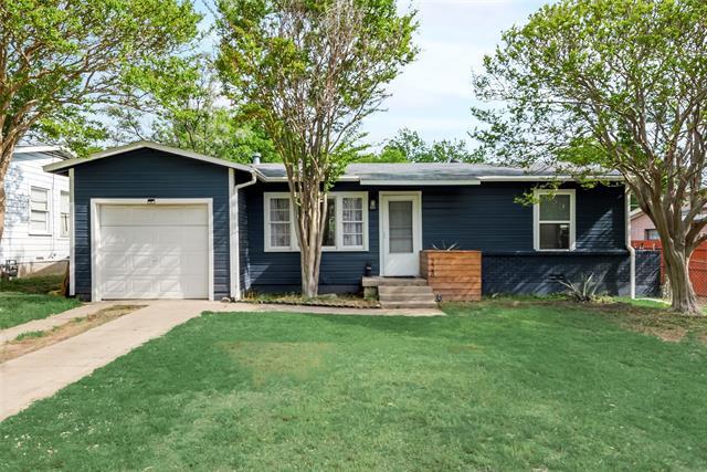 Building Photo - 228 E Oak Dr