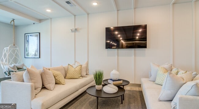 Building Photo - 1000 Rea Dr SW