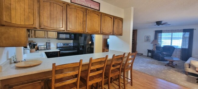 Building Photo - Low Maintenance Lifestyle Near Sacramento River Trail