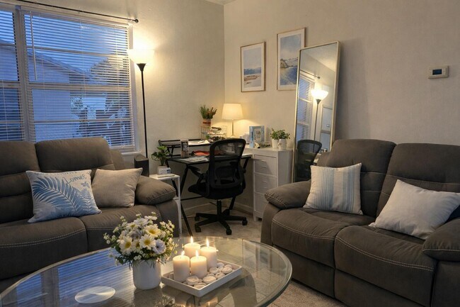 Building Photo - 4130 SW 20th St