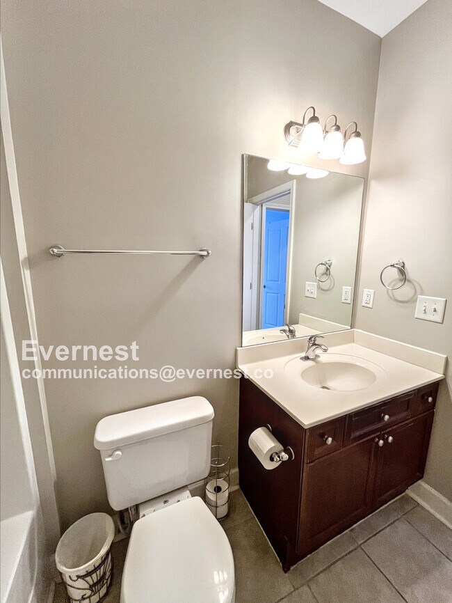 Building Photo - 7231 Althorp Way